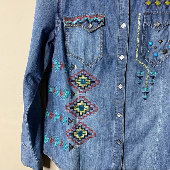 Double D Ranch denim snap button top - Picture 4 of 12